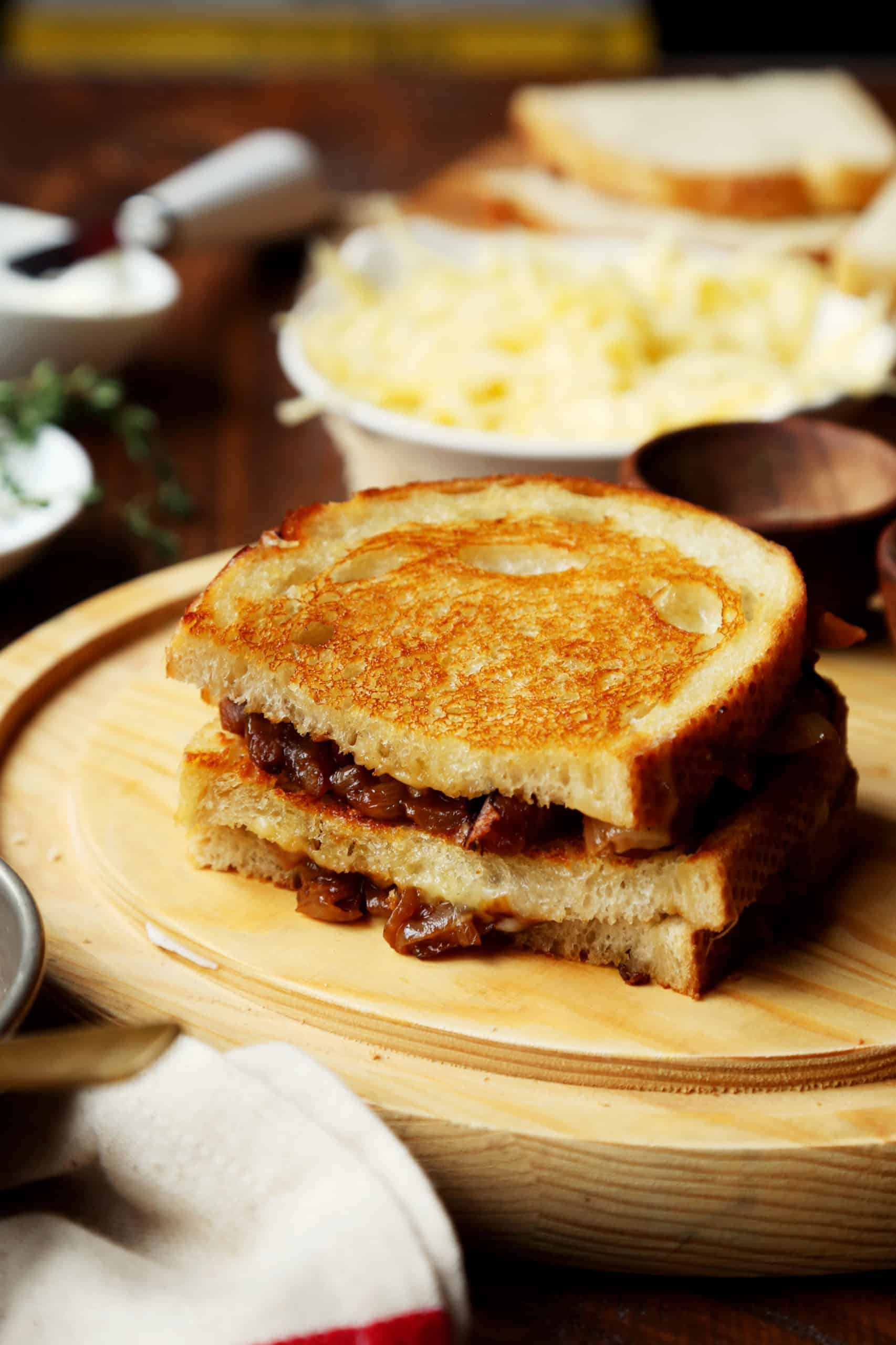 The best French onion grilled cheese sandwich recipe