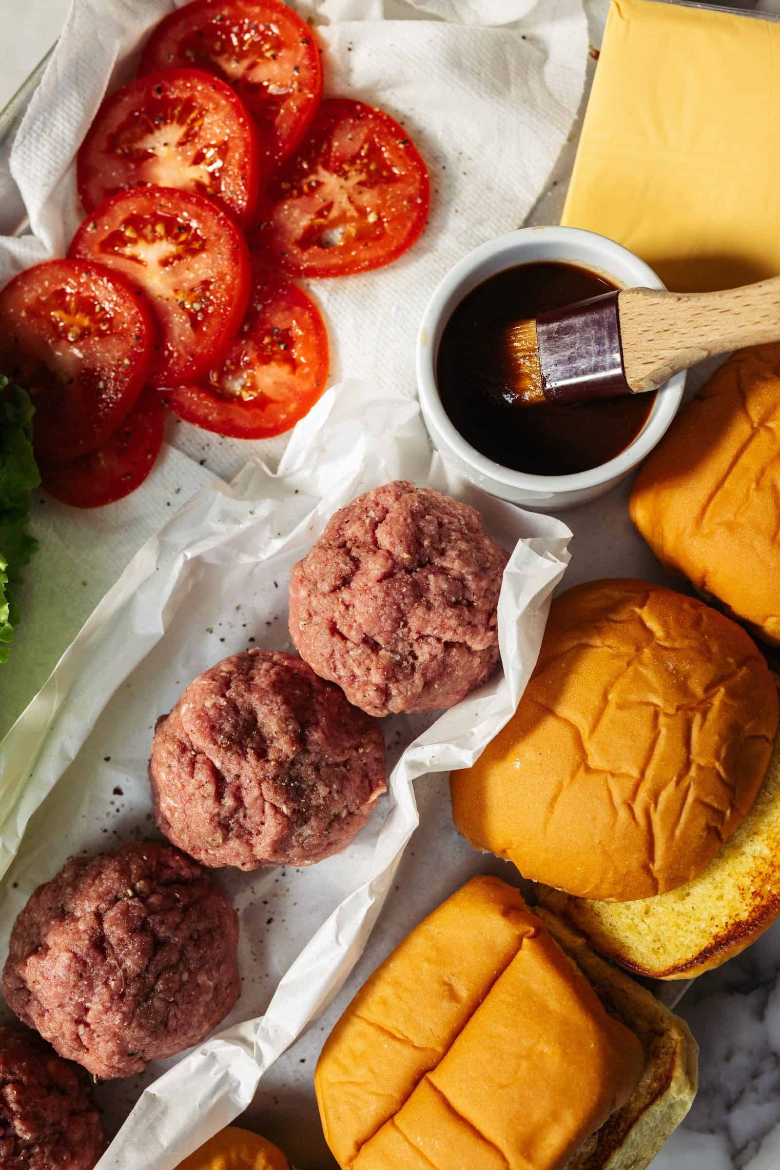 Smash Burgers With Garlic Butter Buns