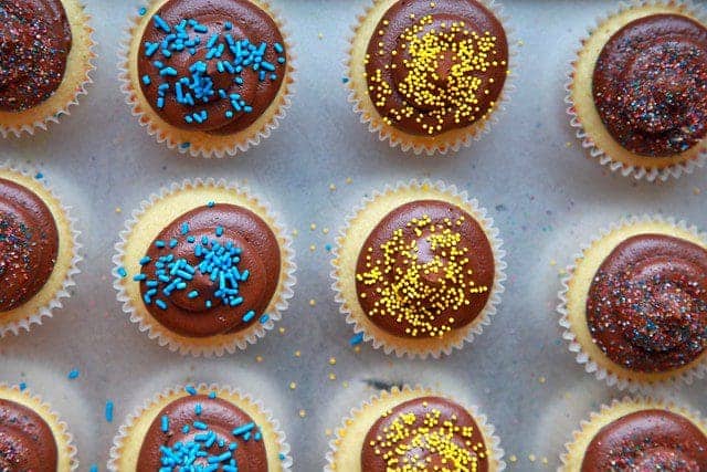 Sara's Cooking Class: Raspberry Chocolate Cupcakes