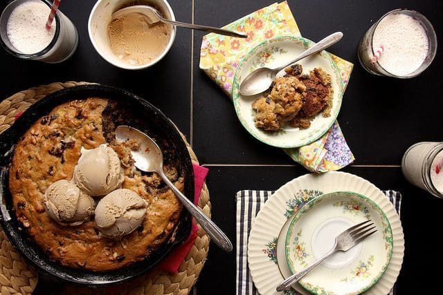 banana walnut and chocolate cookie cake