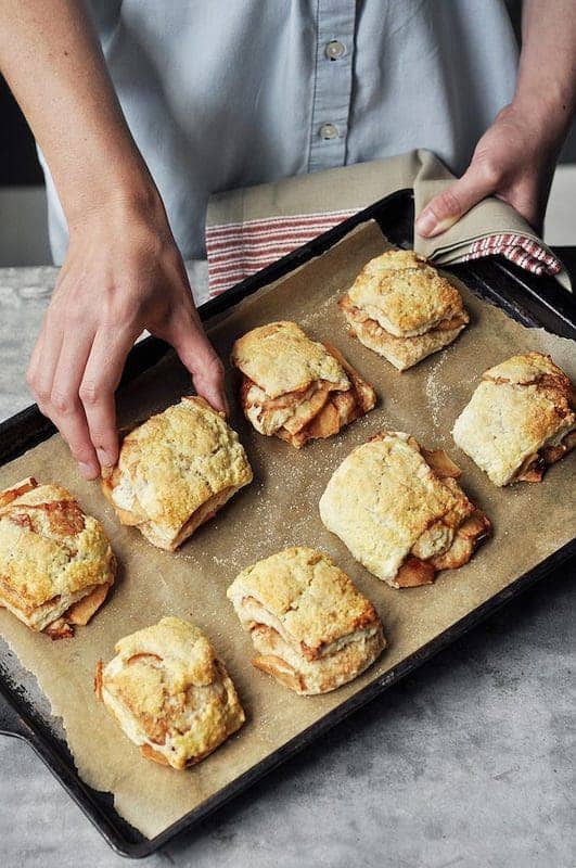 https://joythebaker.com/wp-content/uploads/2012/10/apple-pie-biscuits.jpg