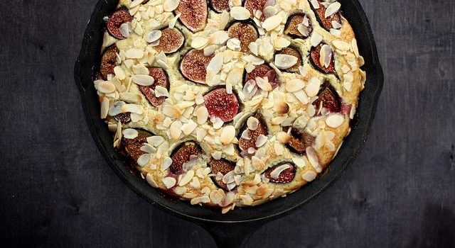 fresh-fig-and-almond-breakfast-cake