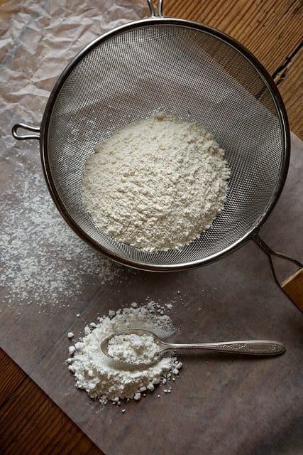 How to Measure Flour {Let's Talk: How to}