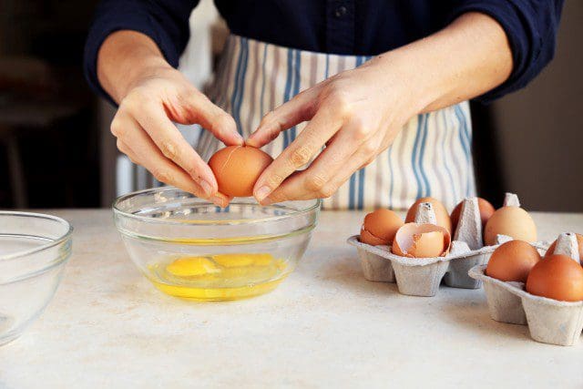 How To Crack and Separate An Egg