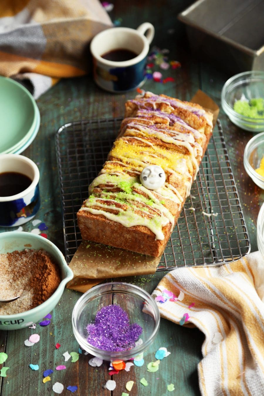 Pull-Apart Biscuit King Cake