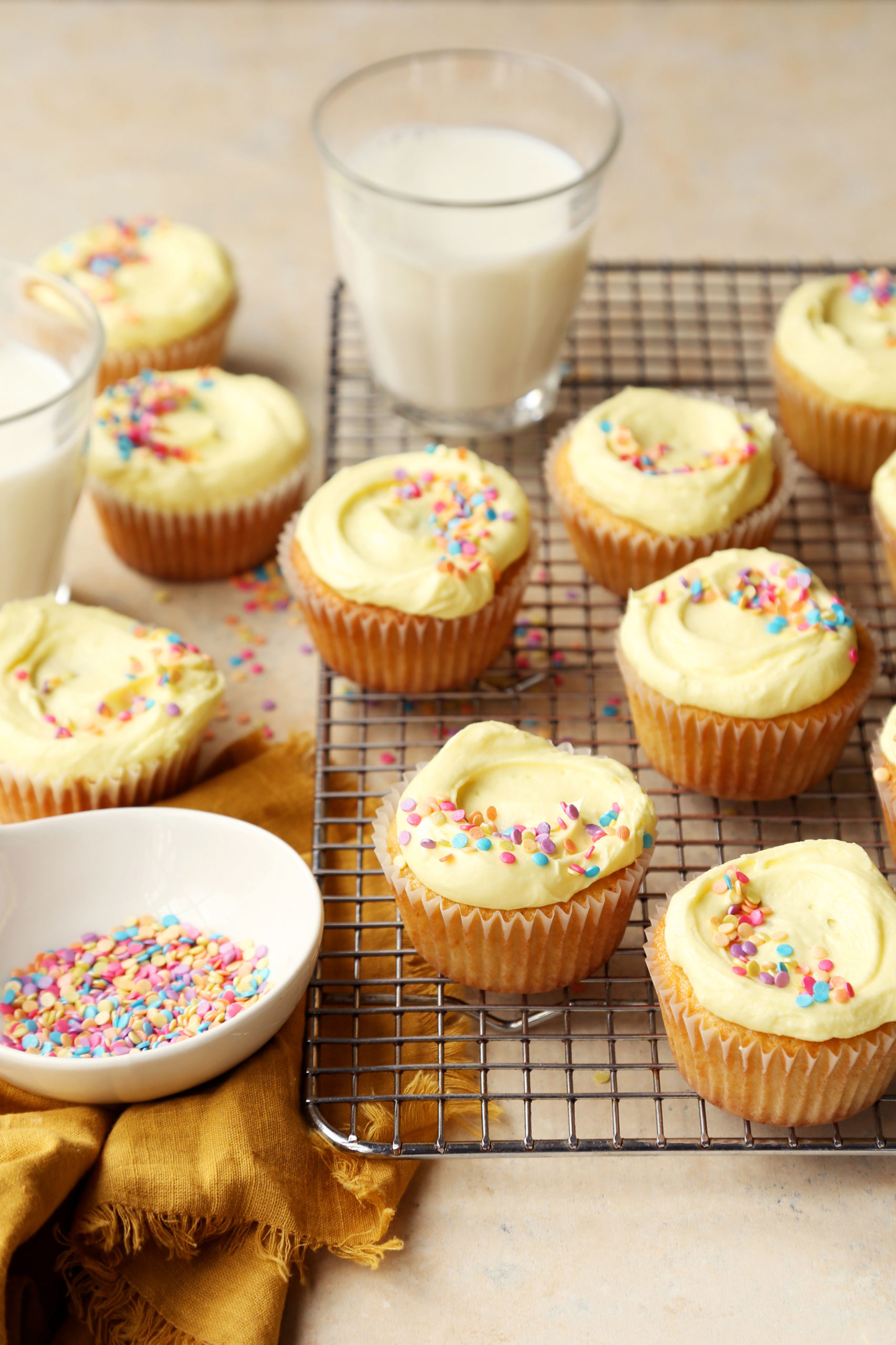 bakery cook and tips: Cupcake Baking: The Cupcake Scoop Test