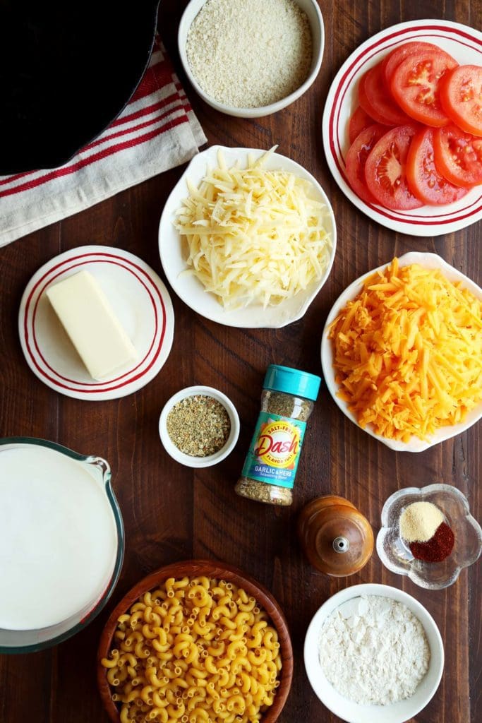 Ingredients for low sodium mac and cheese recipe in small bowls.
