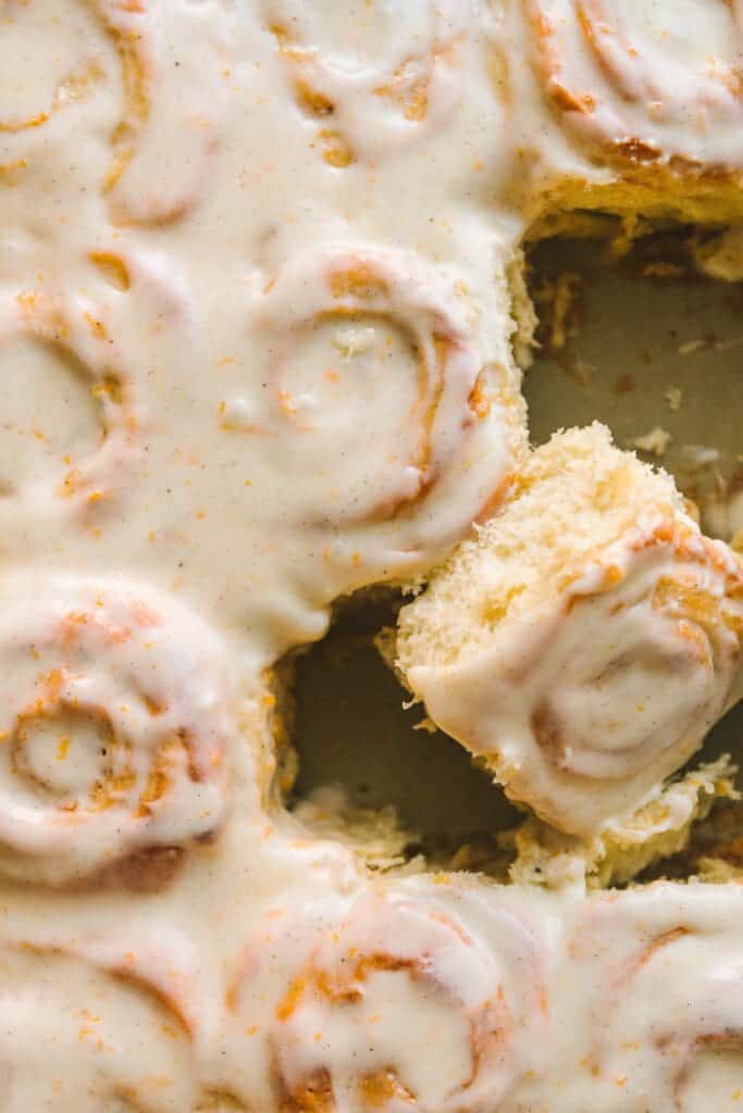 Super Soft Cinnamon Rolls with Brown Sugar Frosting - Creme De La