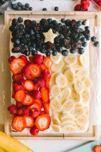 finished 4th of July cake with a Texas flag