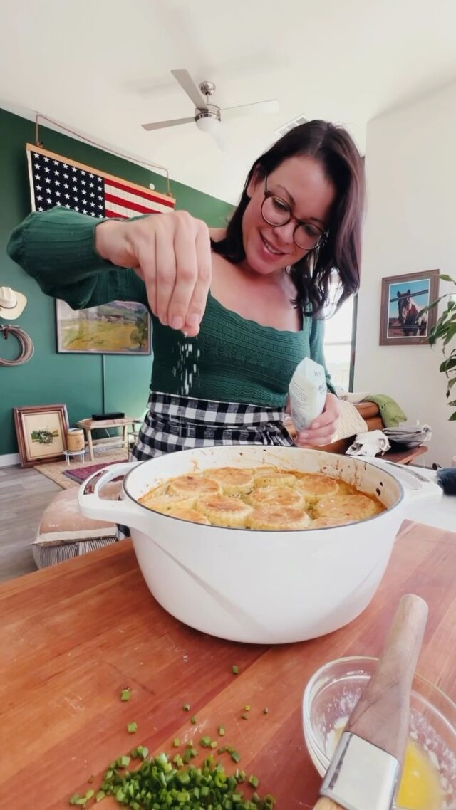 There's a Hippy in the Kitchen: Recipes for a Lodge Cast Iron Mini Cake Pan